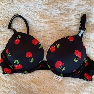 NWT VS PINK SUPER PUSH BRA